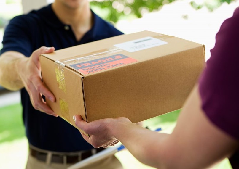 Hand Carry Service provides parcels with individualized attention