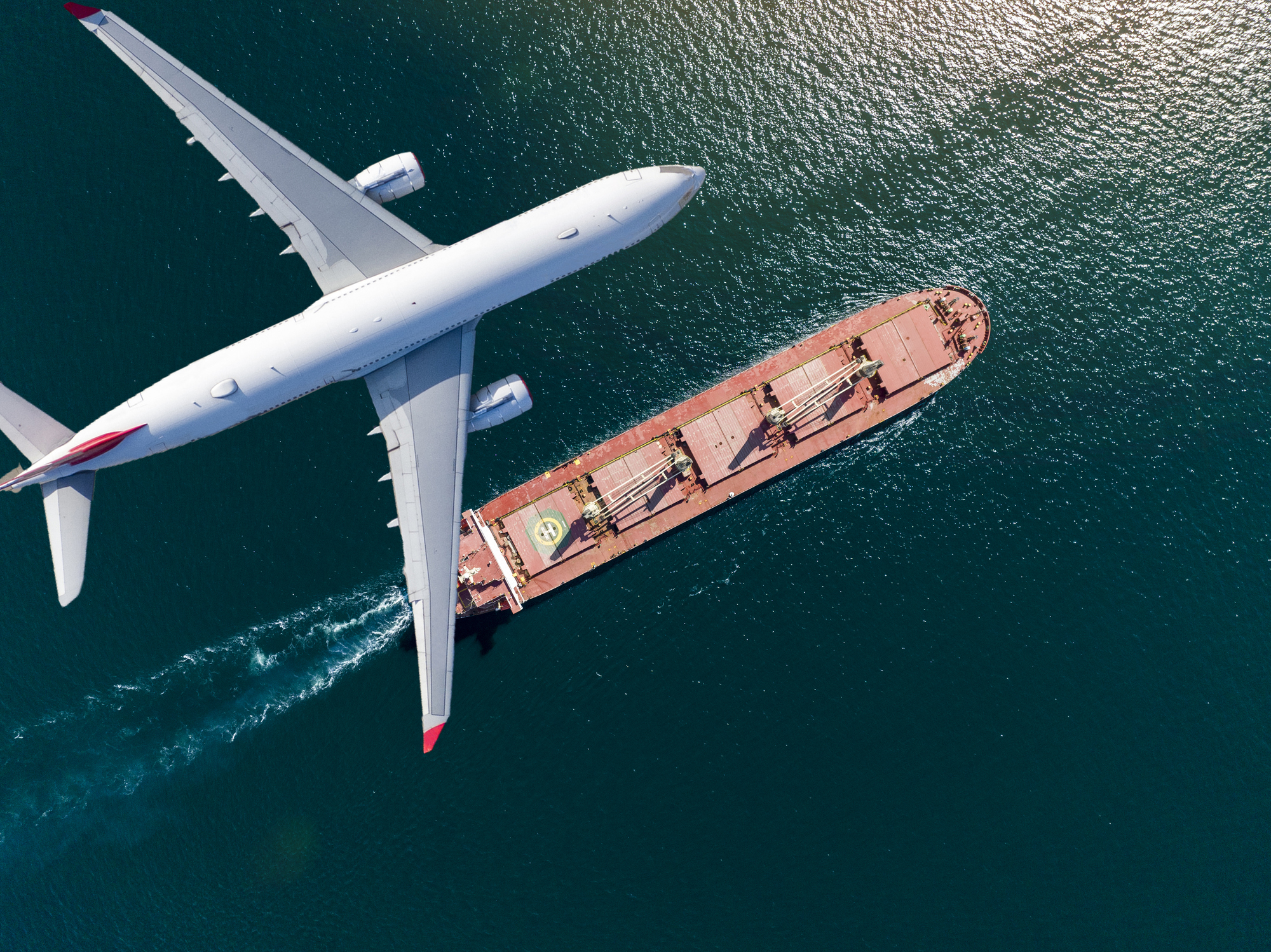 Air Freight vs Ocean Freight – Which is right for you?