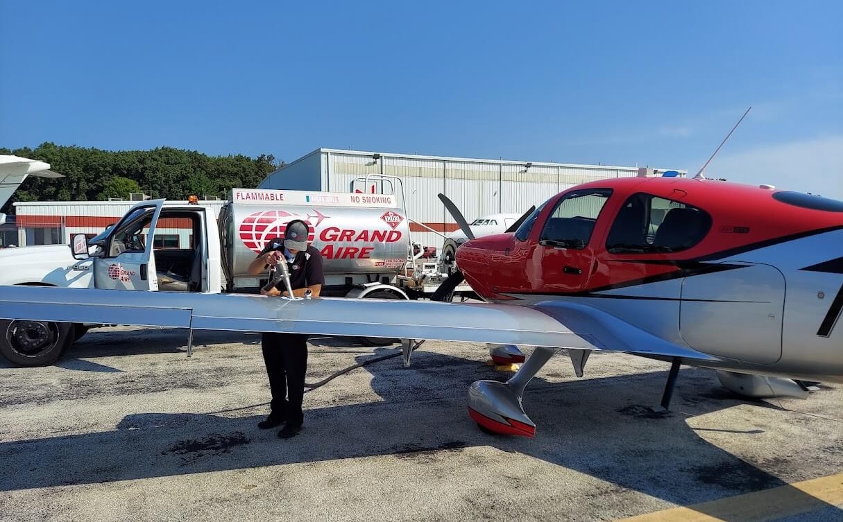 fueling a prop plane